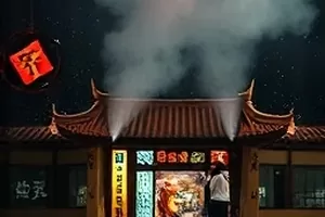 《长夏未完》傍晚天台晾着白衬衫与风扇